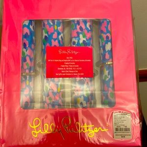 Lilly Pulitzer Set of 4 Napkins Rings and Napkins it was GWP